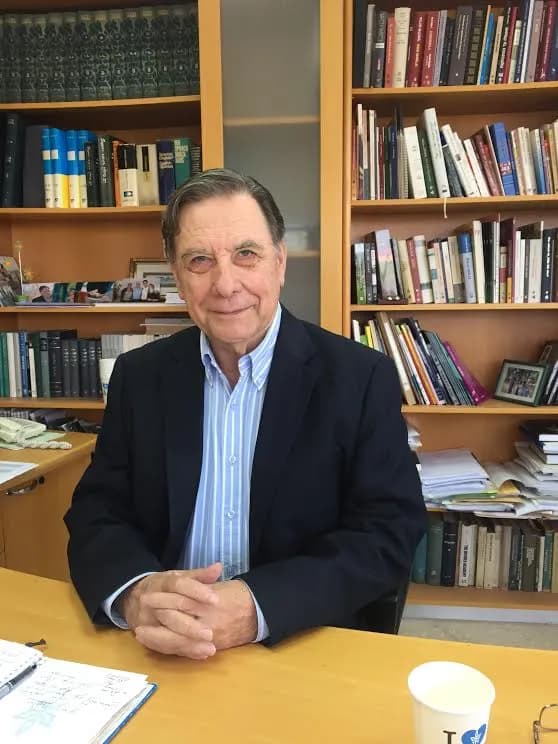 Aron Shai