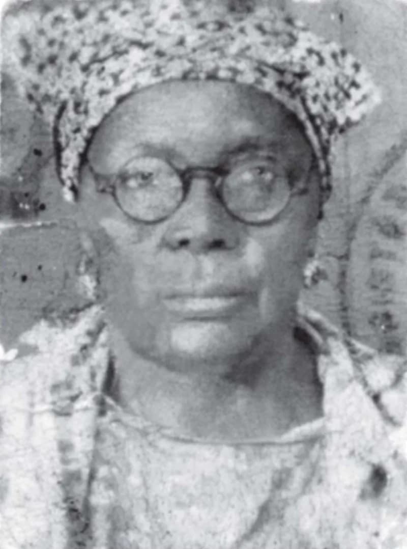 Iyá Davina