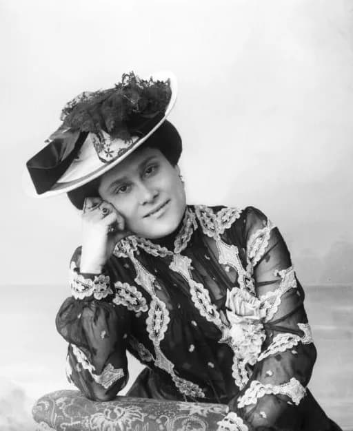 Ângela Pinto