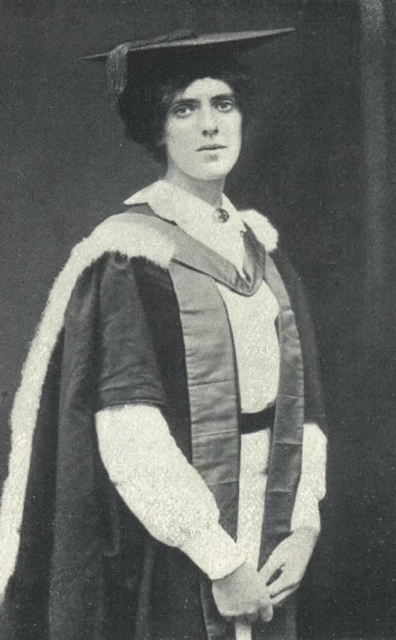Nina Graham