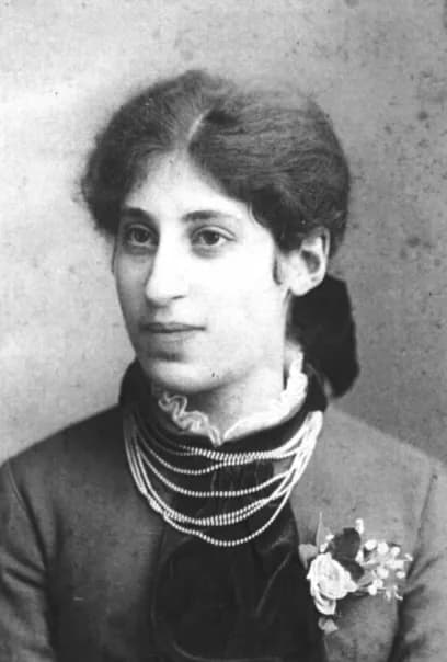 Karoline Henle