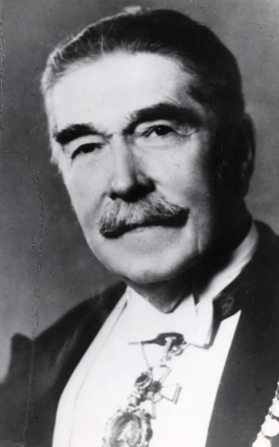 Dezső Hültl