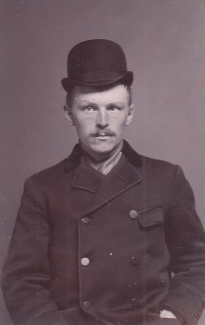 Lars Bergström