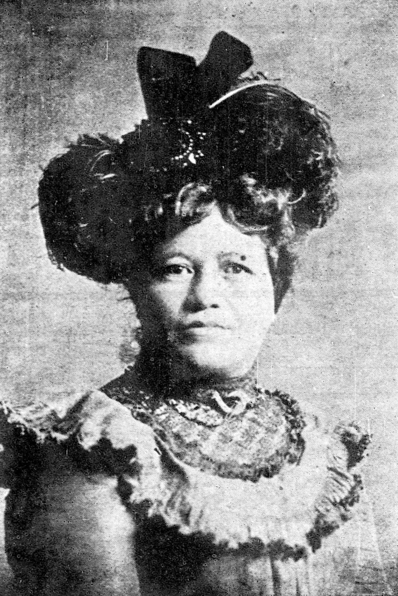 Emma Kanoa DeFries