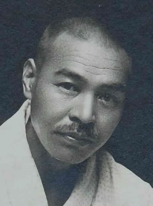 Shimaki Akahiko
