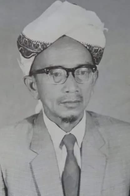 Mukhtar Angku Lakuang