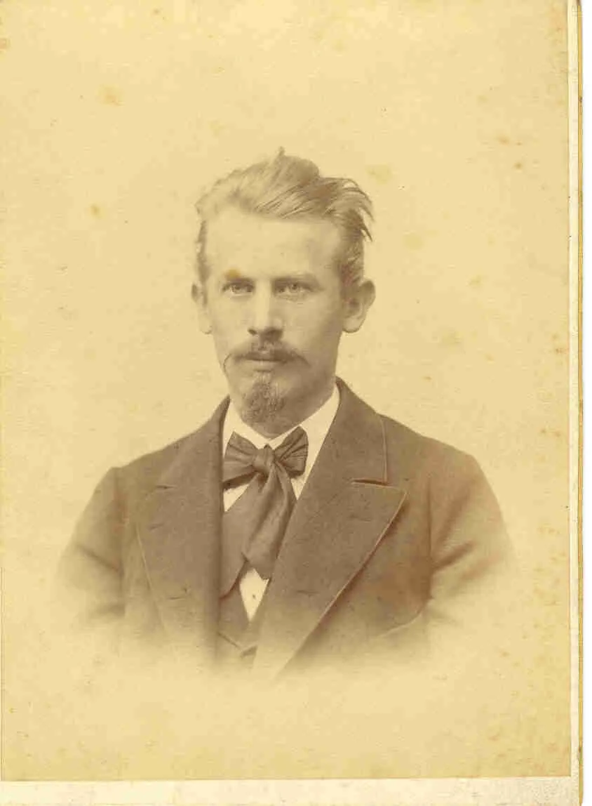 Knud Larsen