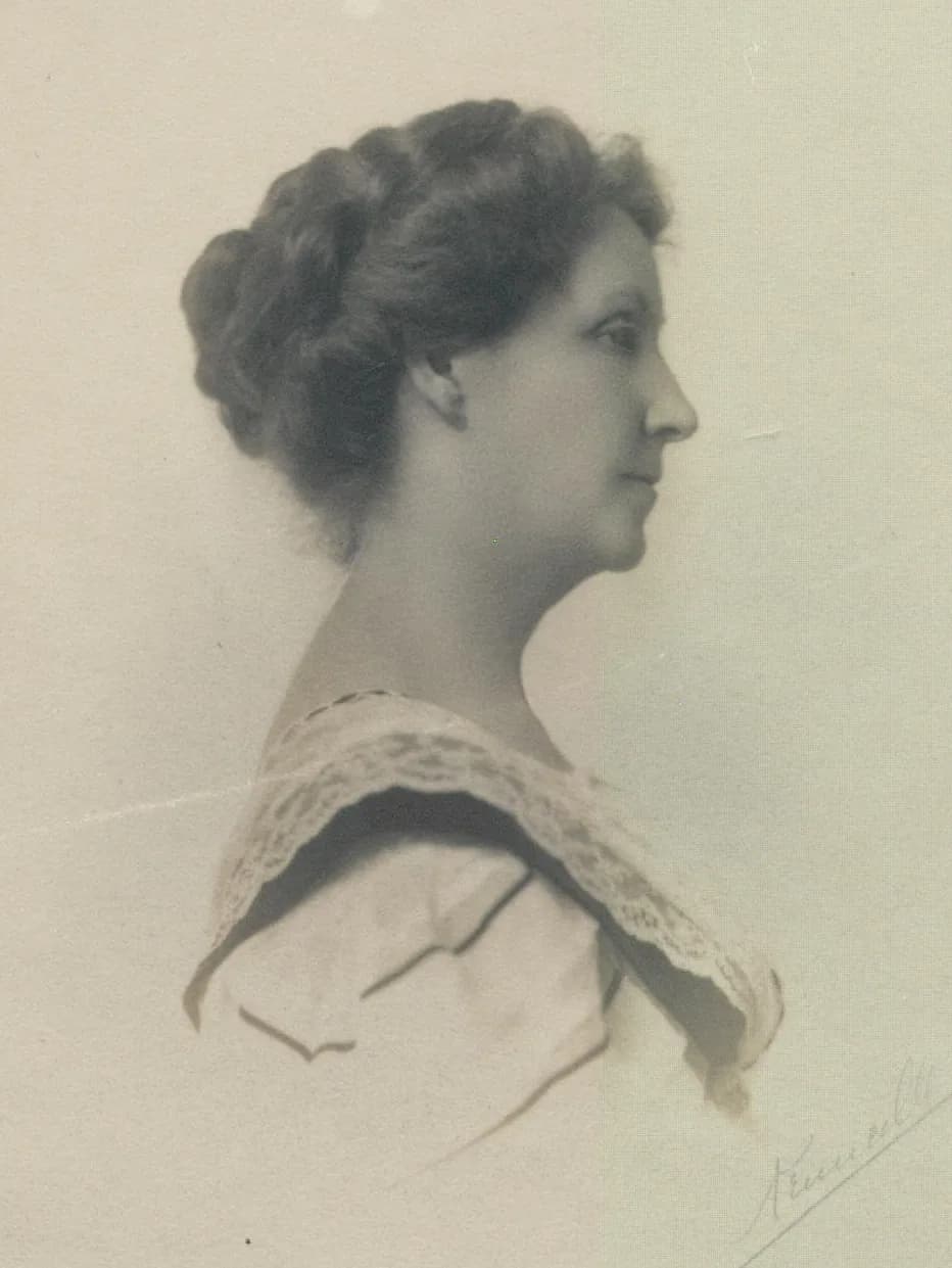 Mildred Peel