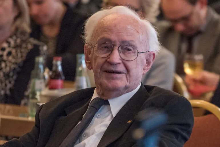 Dirk Neumann