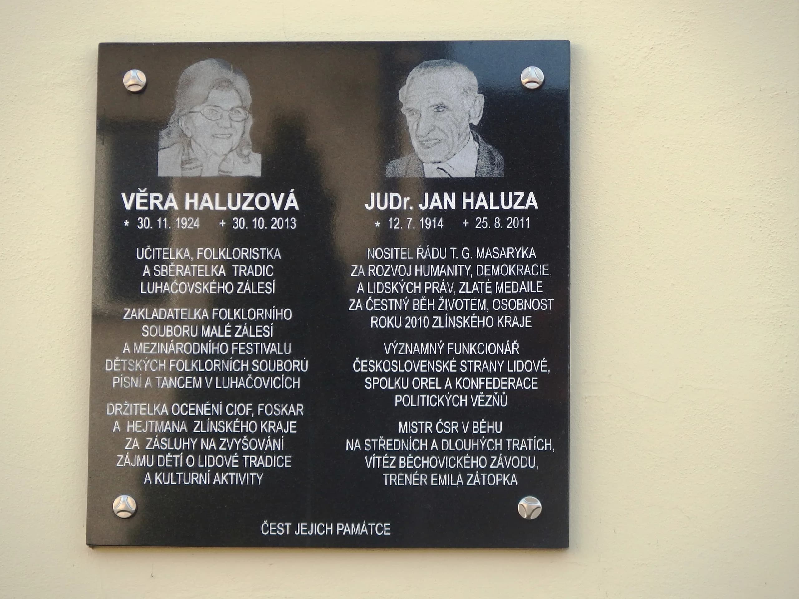 Věra Haluzová