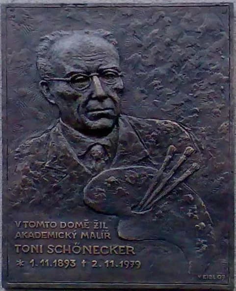 Toni Schönecker