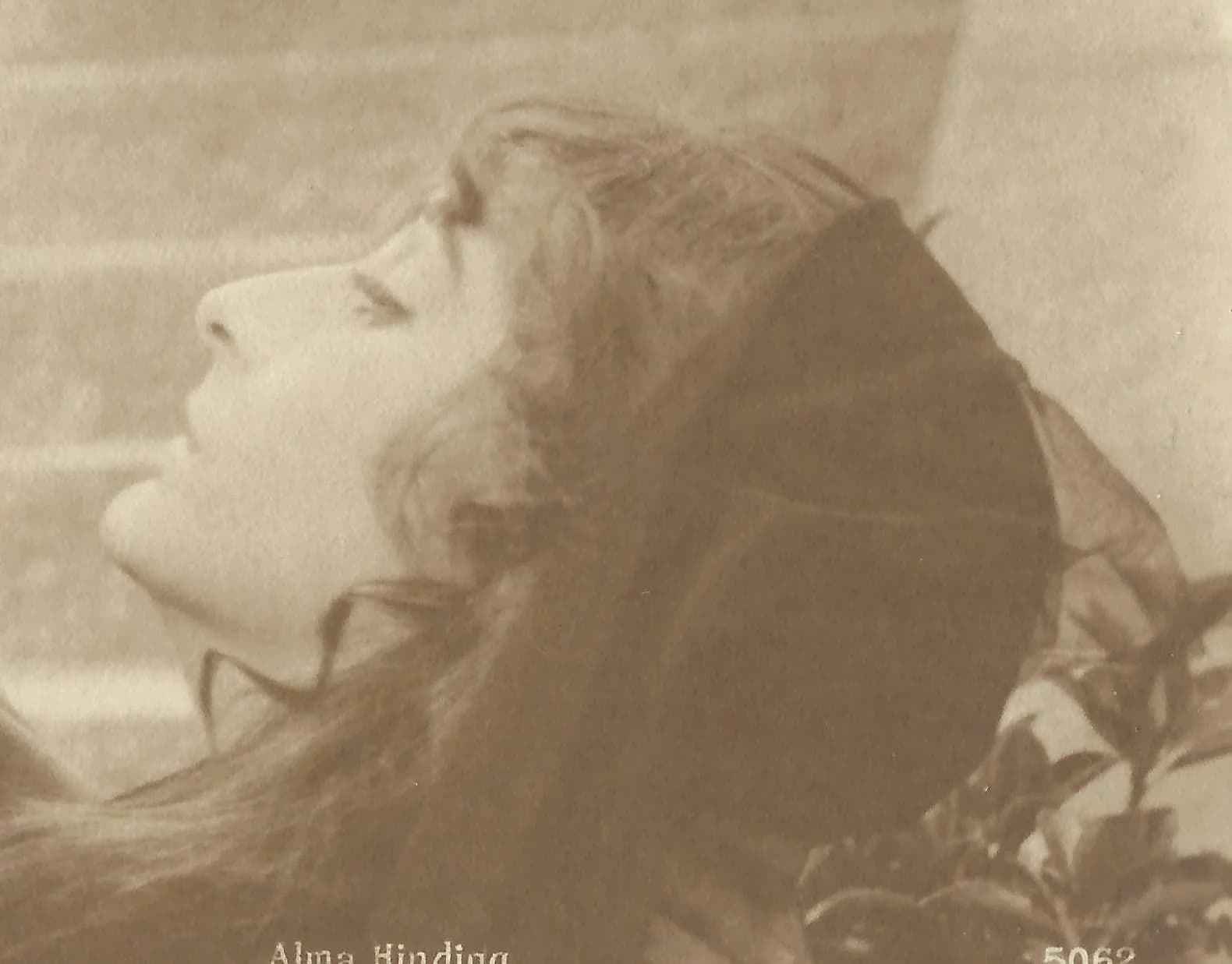Alma Hinding