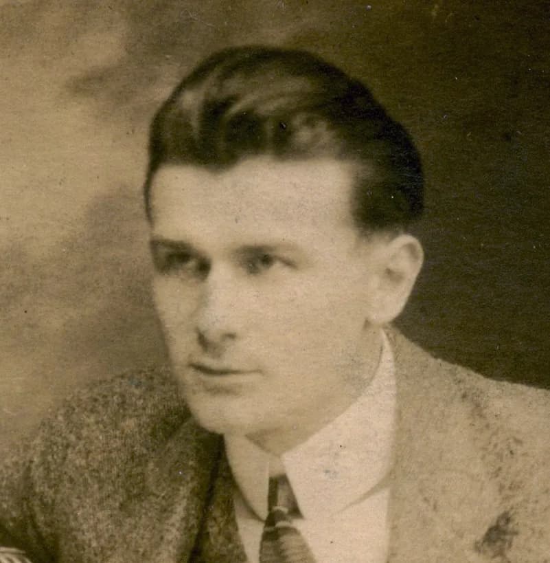 Leon Holona