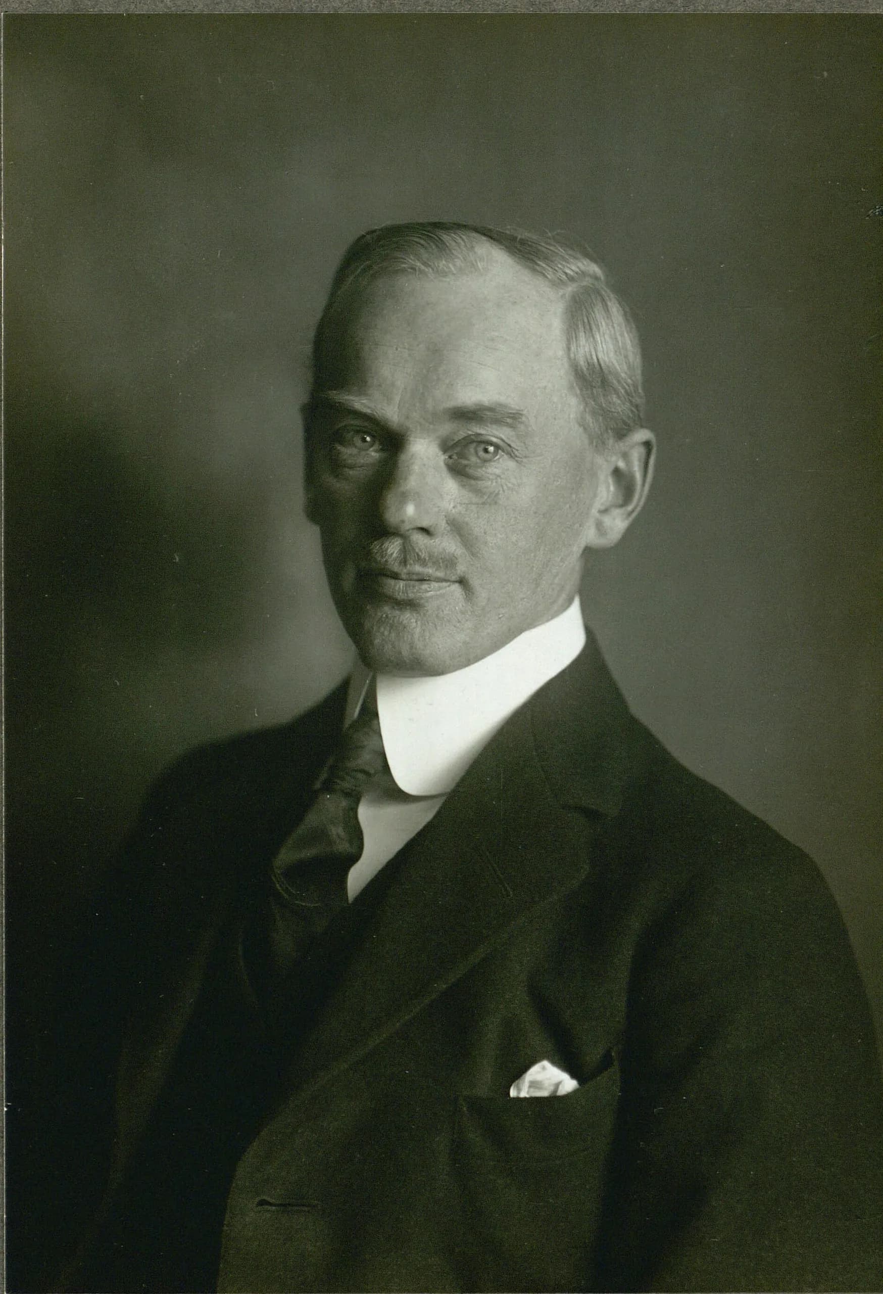 K. Riis-Hansen