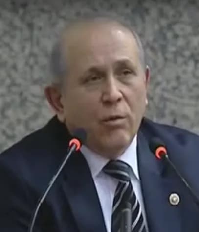 Burhan Kuzu