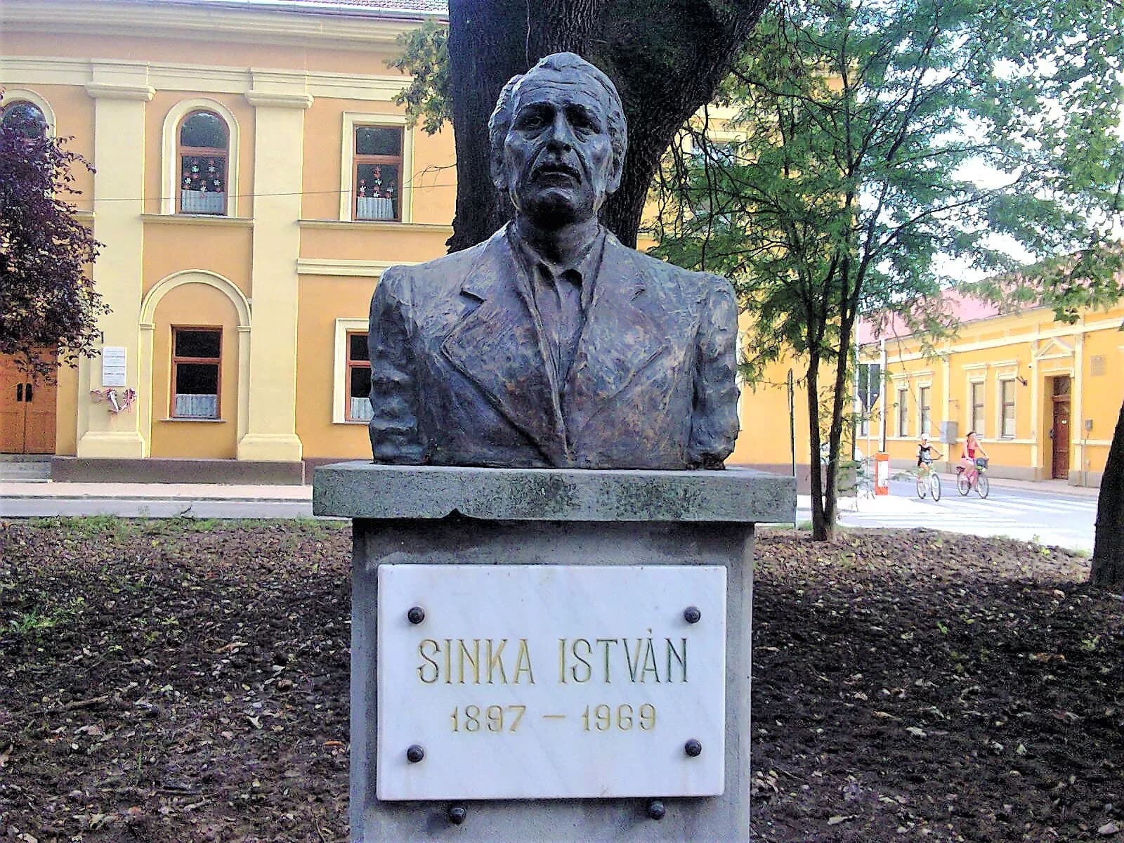 István Sinka
