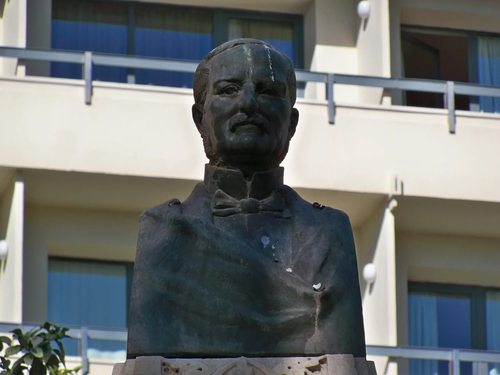 Carlos Larios