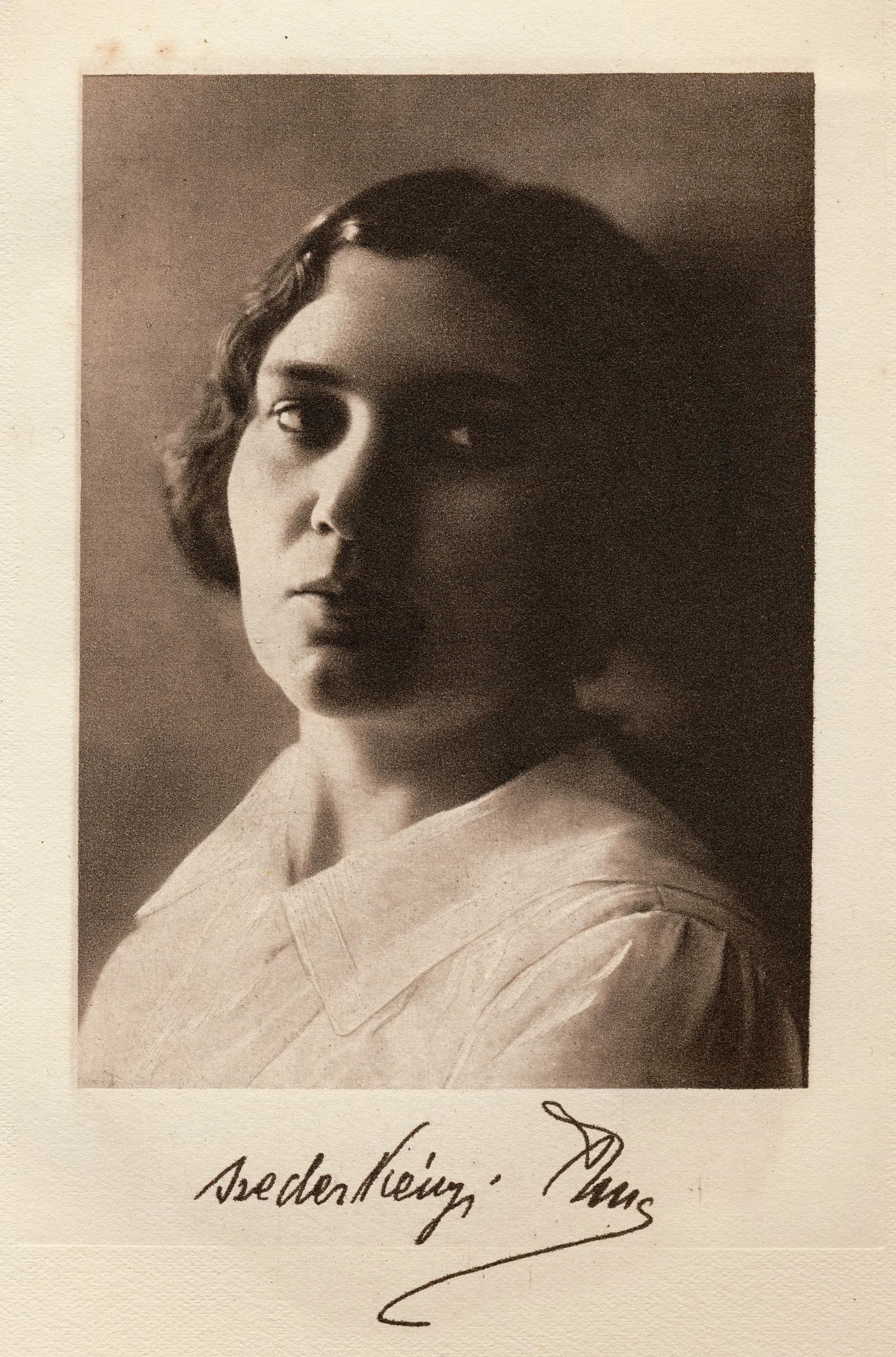 Anna Szederkényi