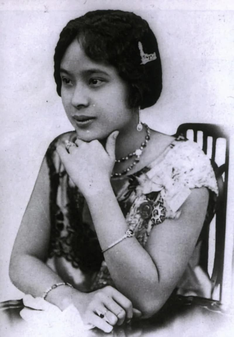 Paew Snidvongseni