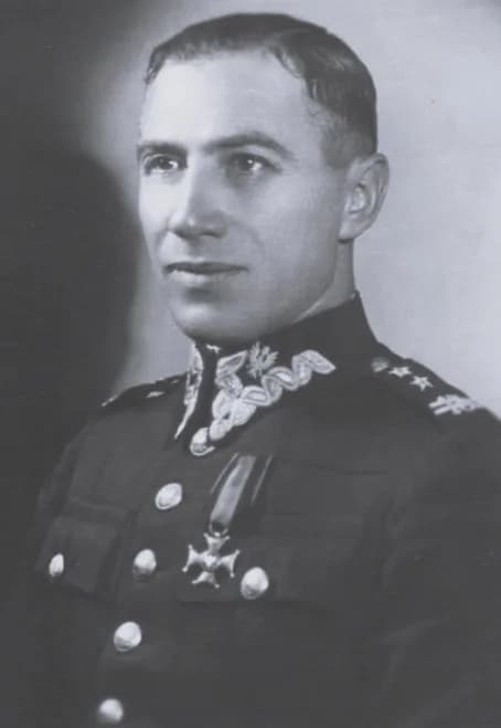 Roman Saloni