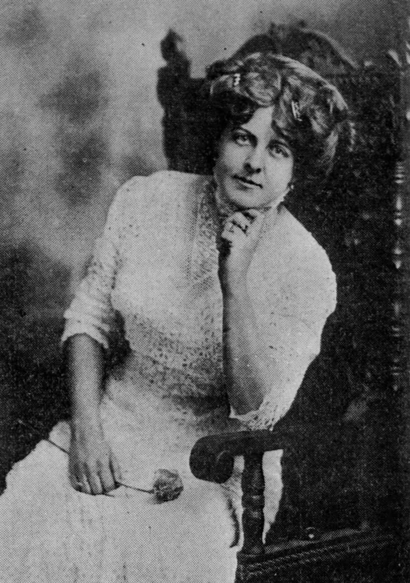 Lucia Zora