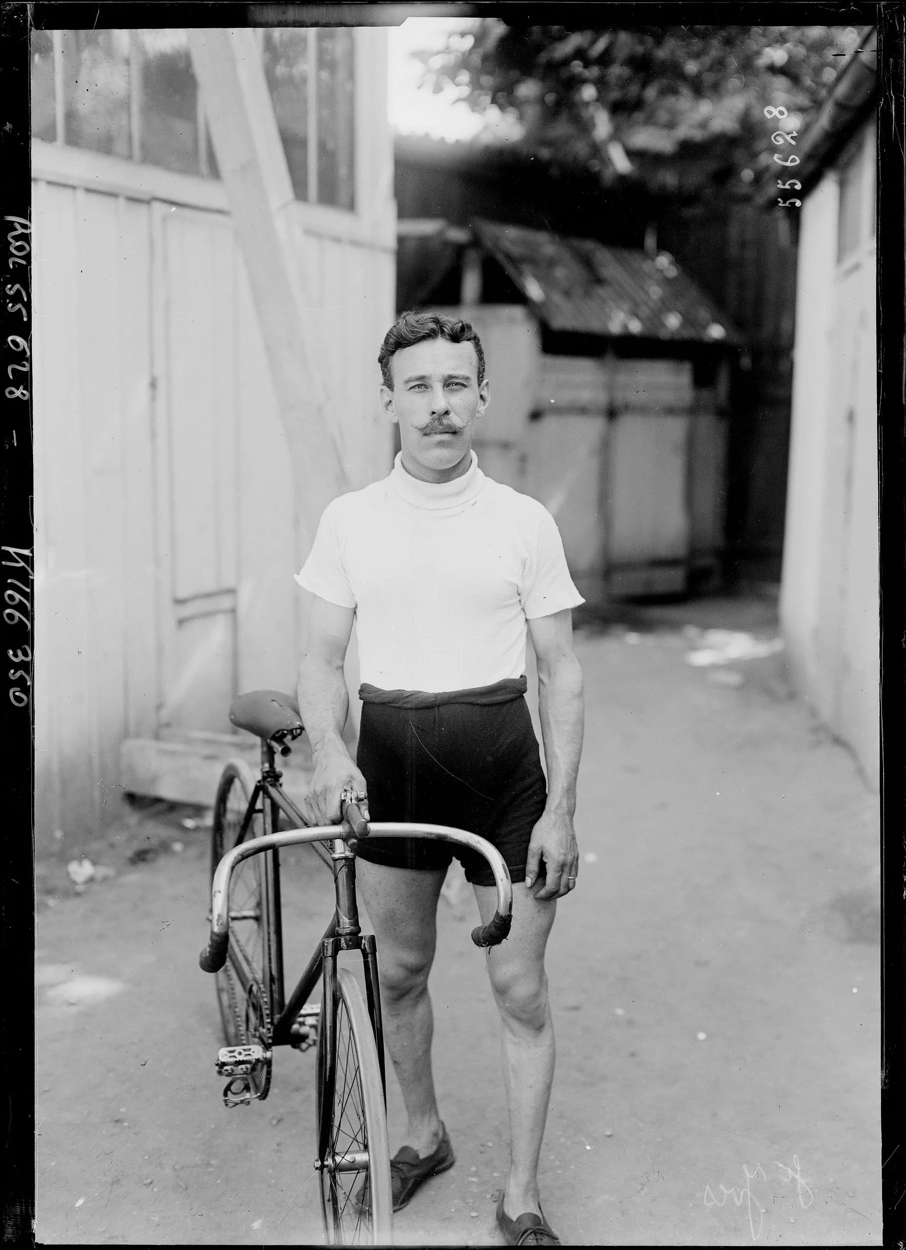 Henri Saint-Yves