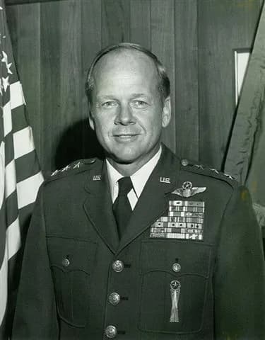 Lloyd R. Leavitt, Jr.