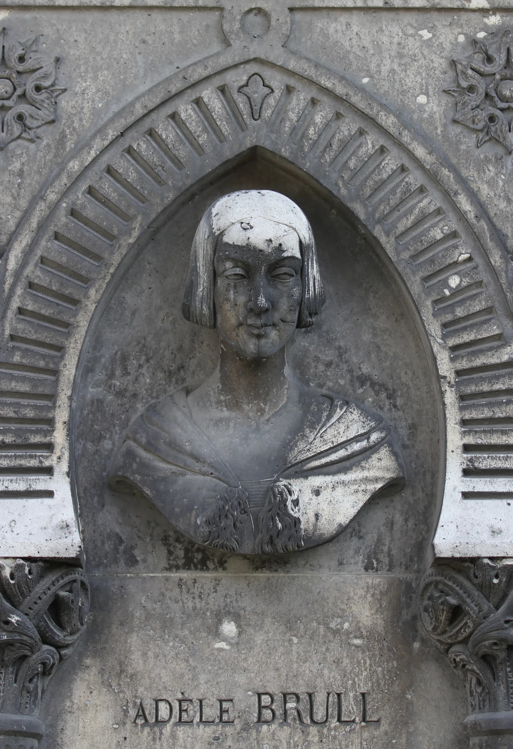 Adèle Brull