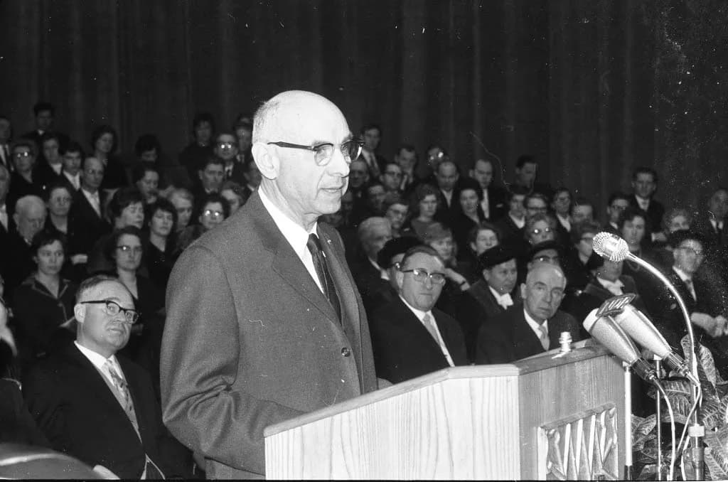 Gerhard Colm