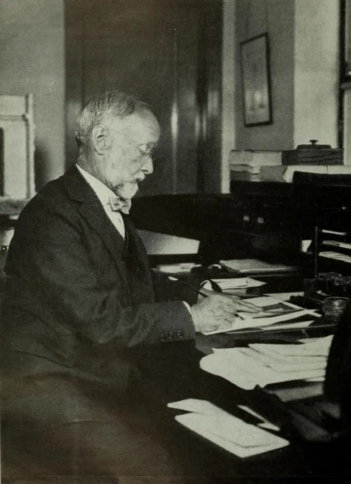 August Heckscher