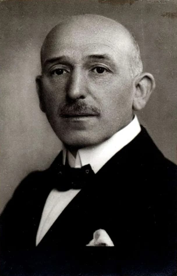 Adam von Au