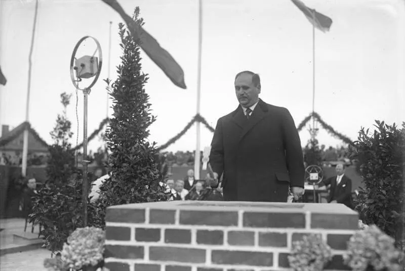 Hans Bredow