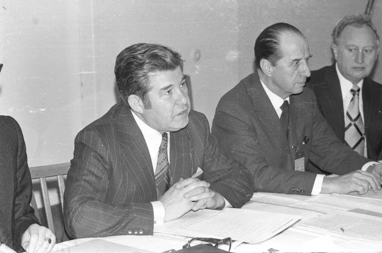 Helmut Fingerhut