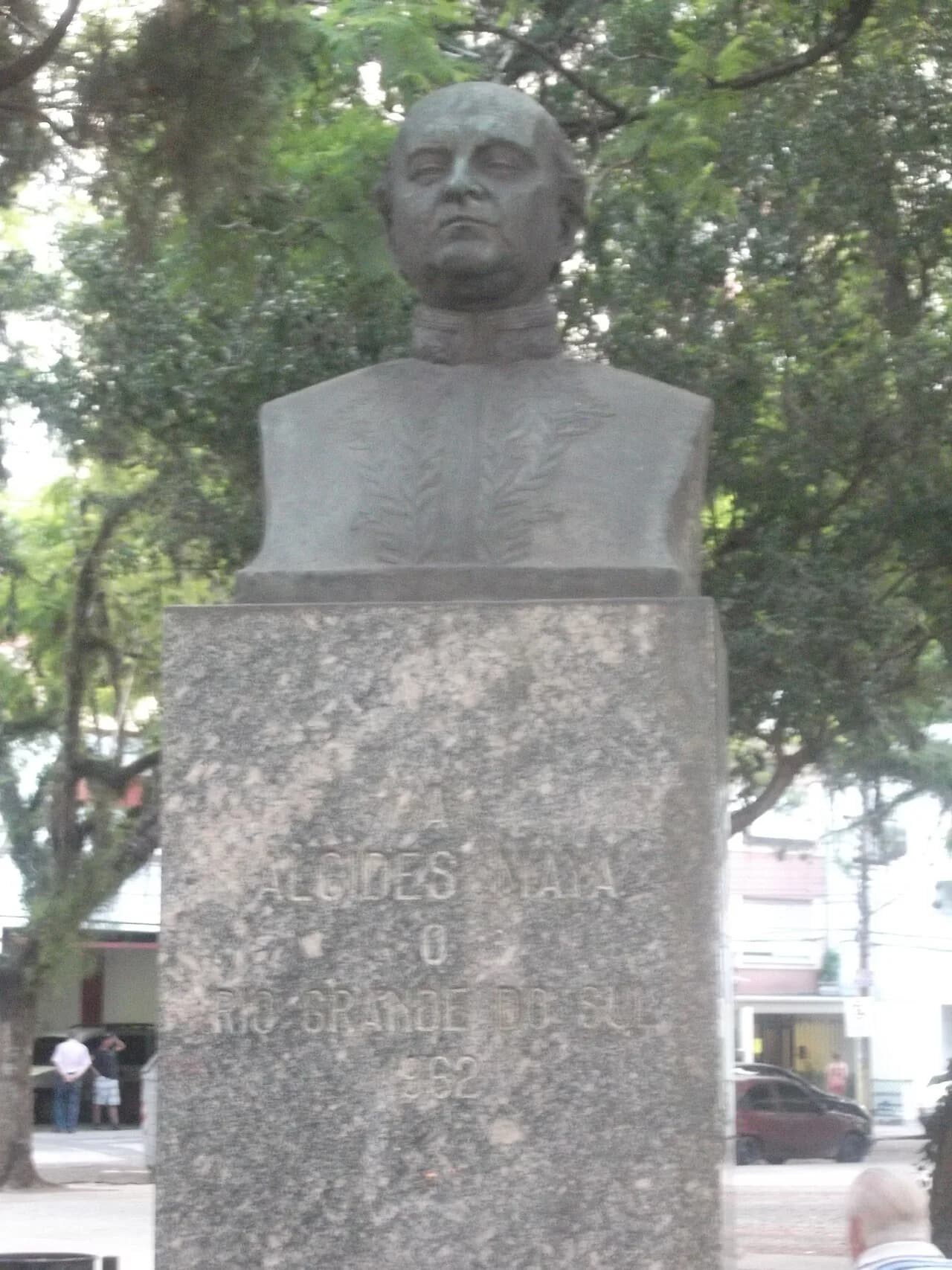 Alcides Maia