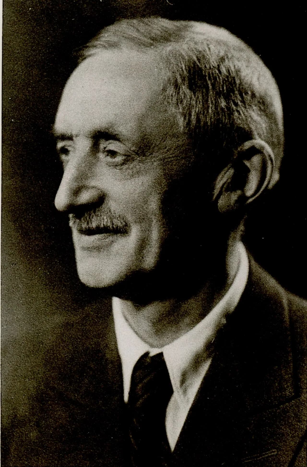 Bernhard Bielenstein