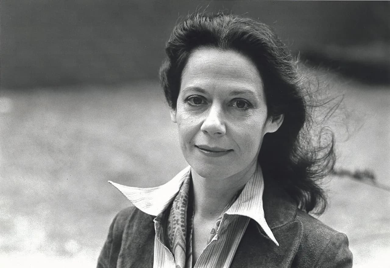 Anne Hollander