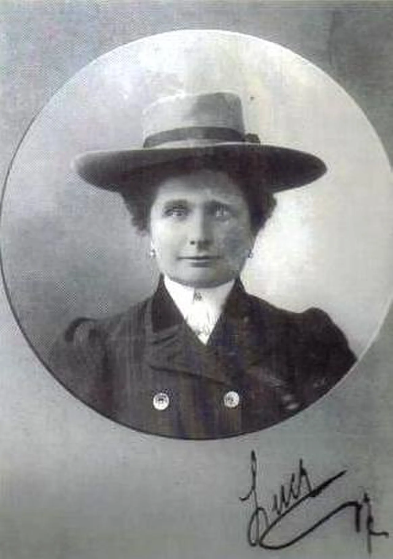 Lucy Christalnigg