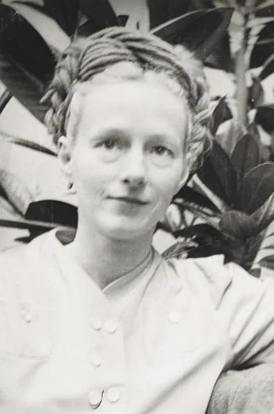 Emmy Lou Packard