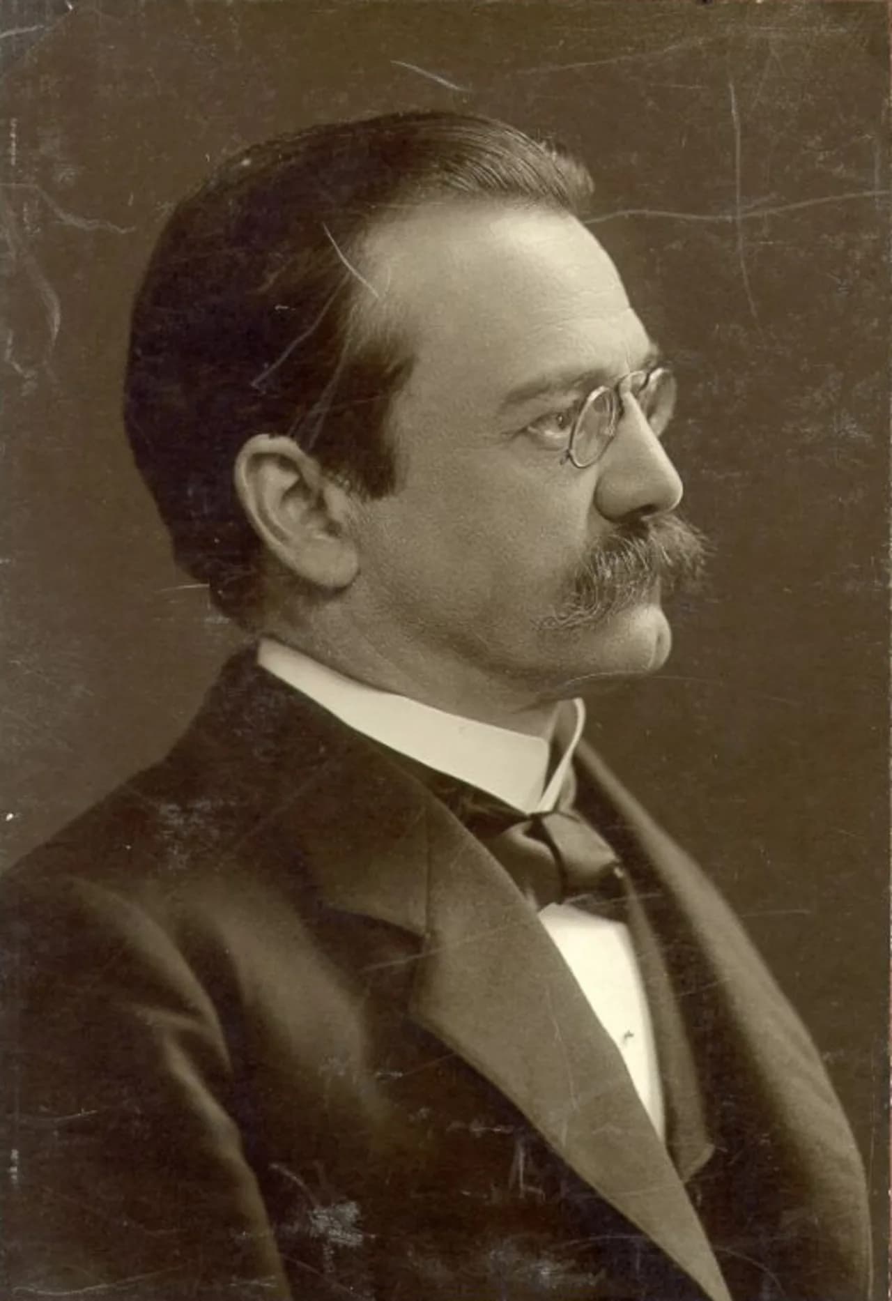 Emil Thomas