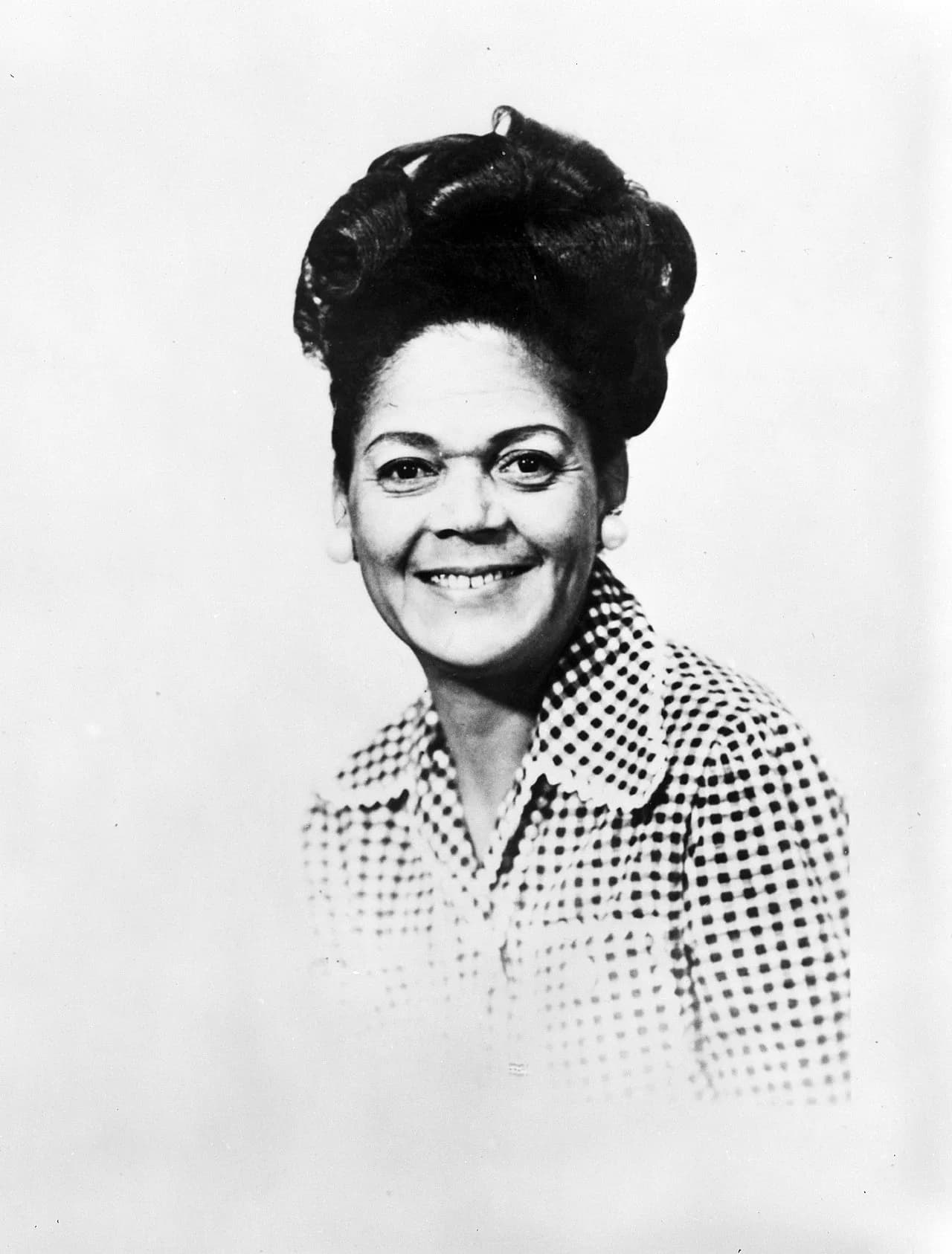 Vivian Caver
