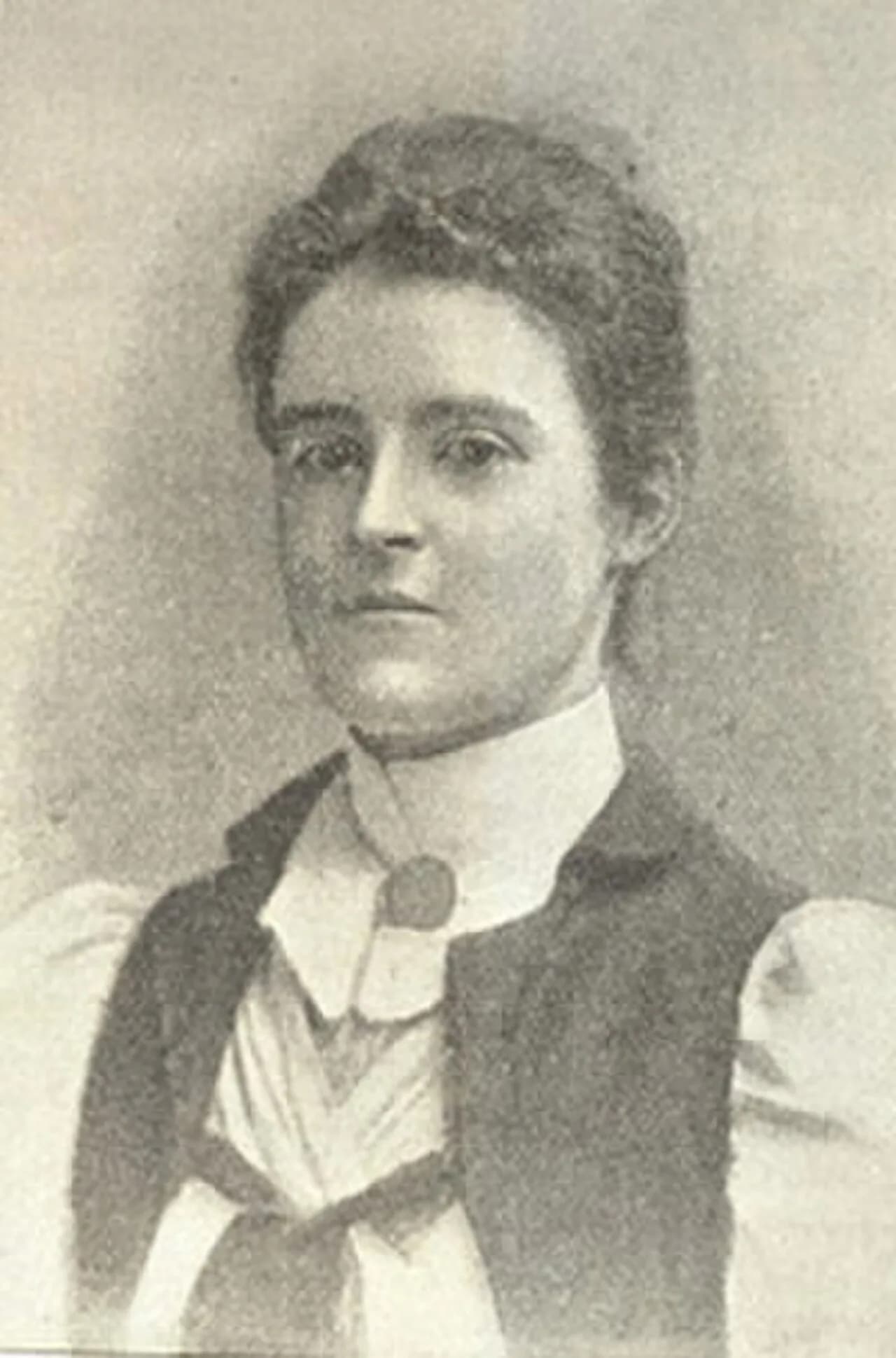 Minnie James