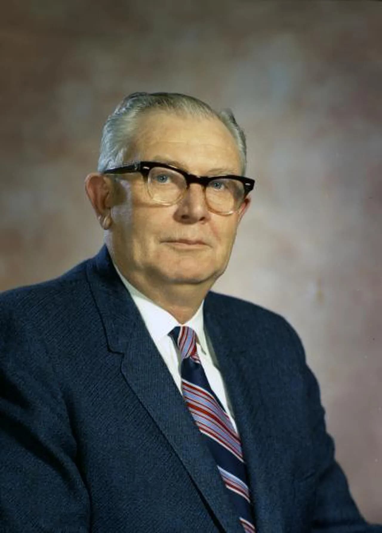 Helmut L. Jueling