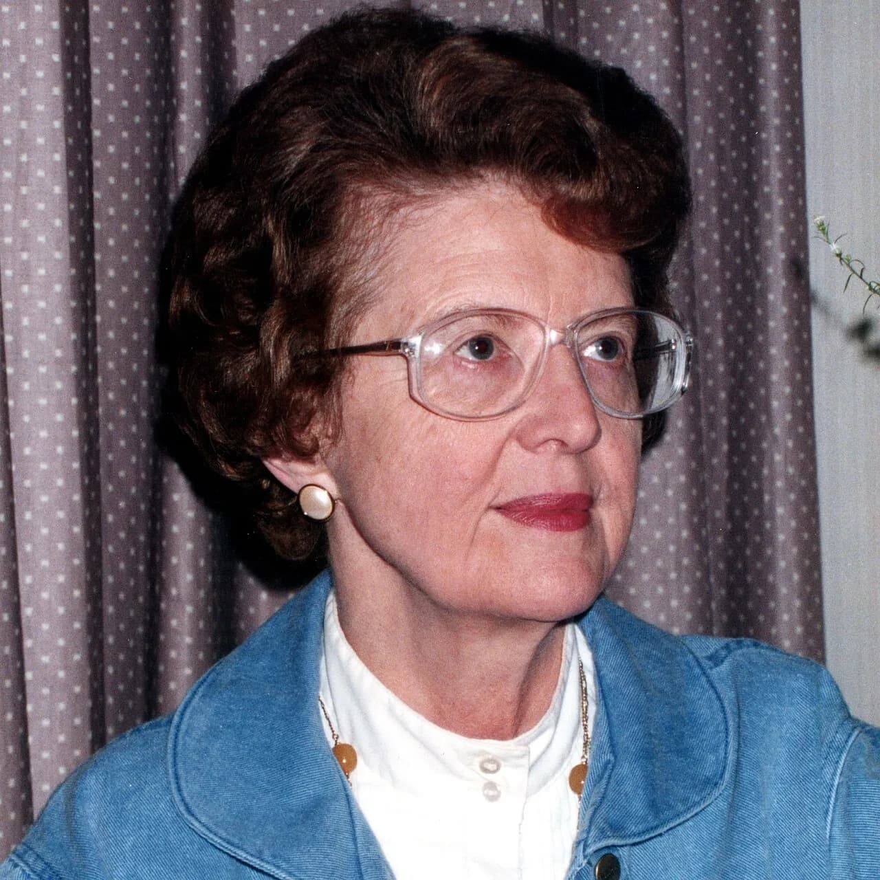 Elaine Macmann Willoughby