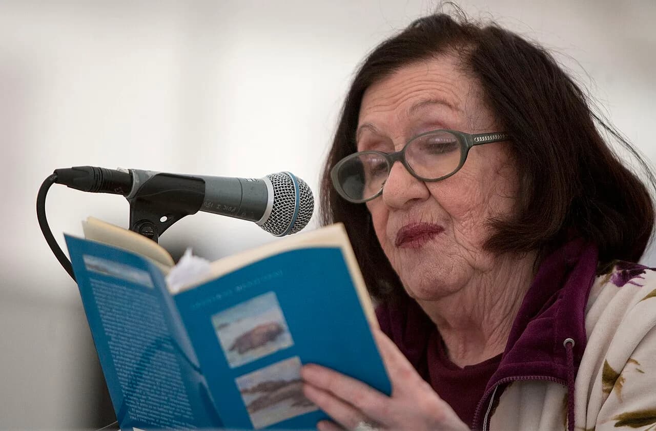 Thelma Nava