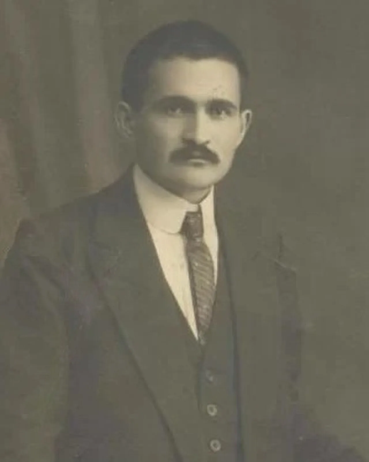 Şahit Äxmädief