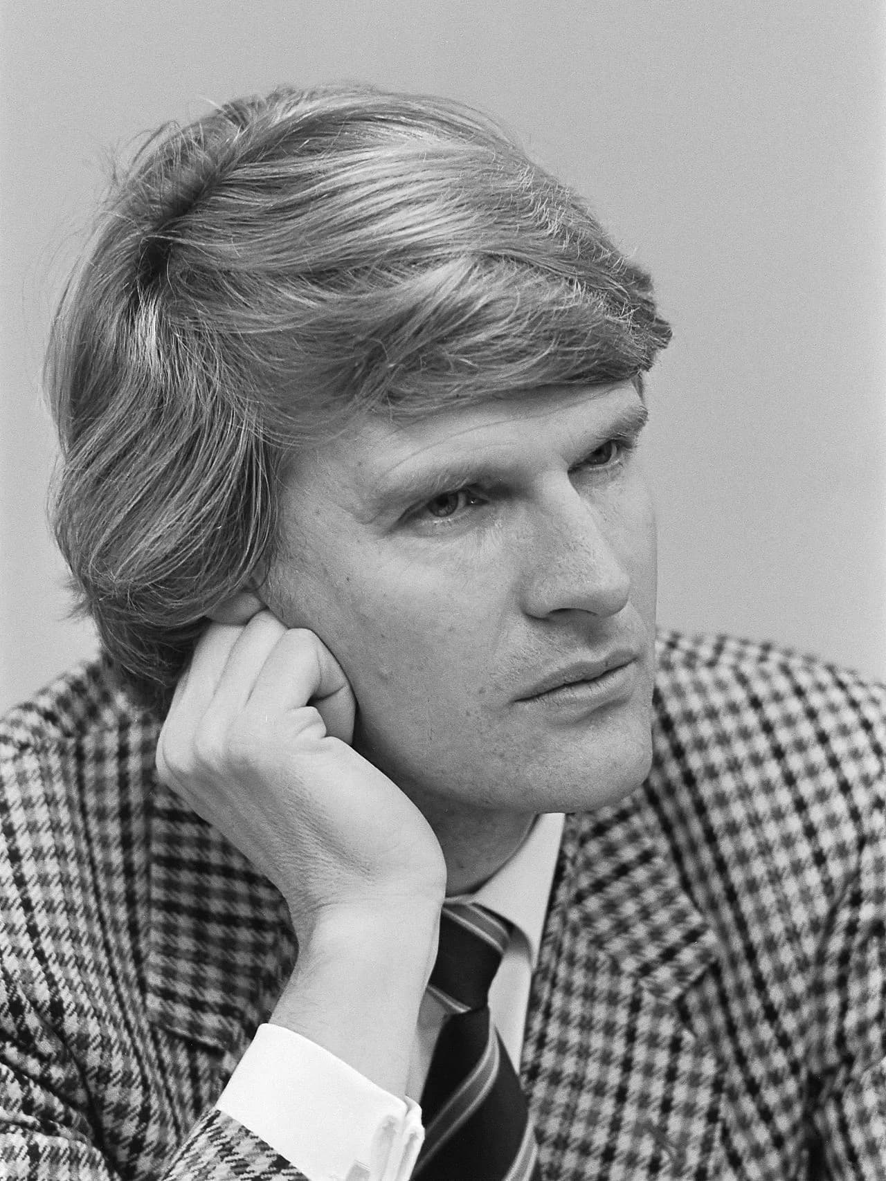 Lense Koopmans