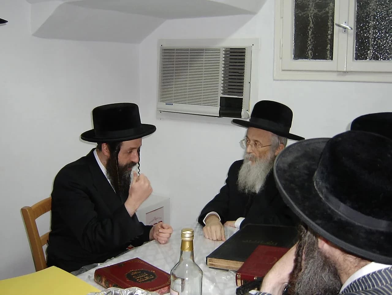 Yitzchok Tuvia Weiss