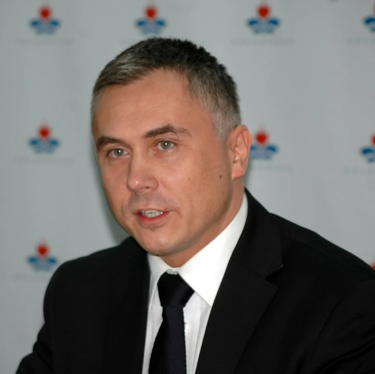 Sebastian Karpiniuk