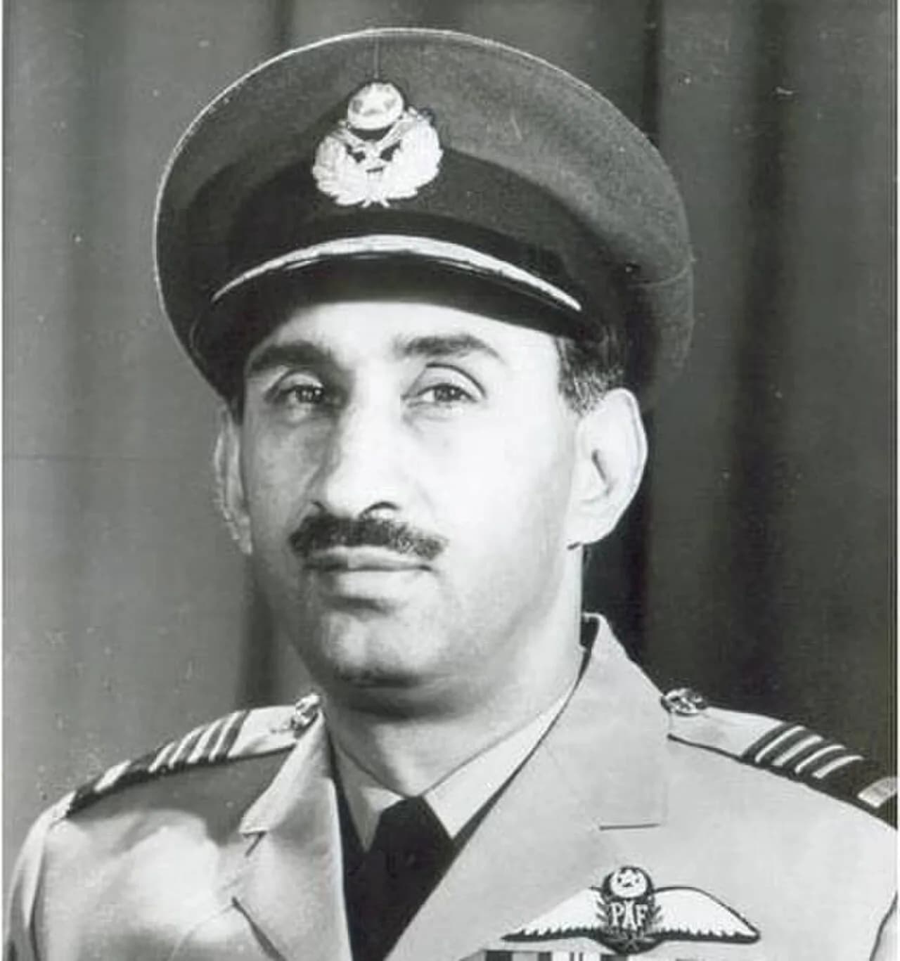 Nur Khan