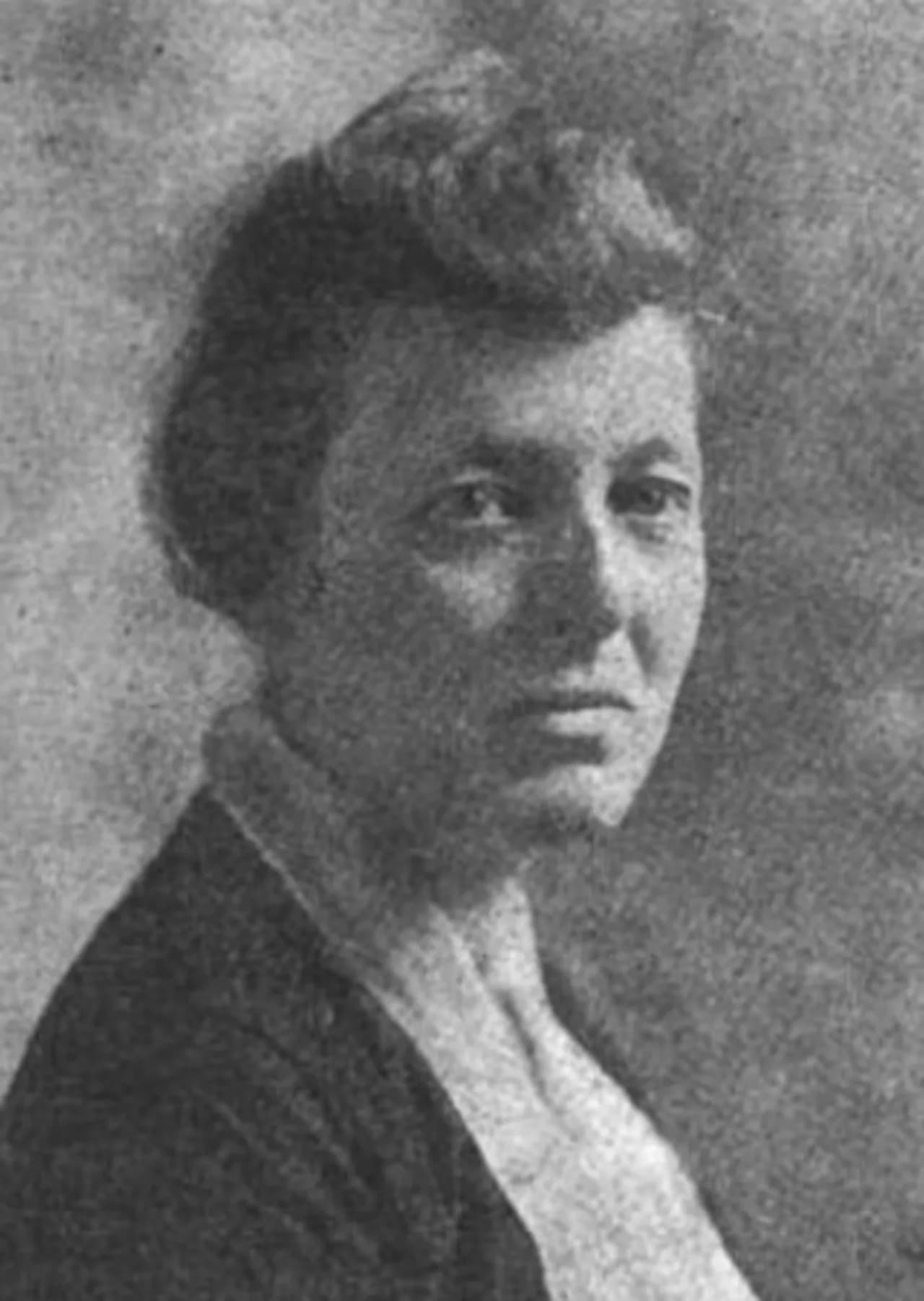Lottie Holman O'Neill